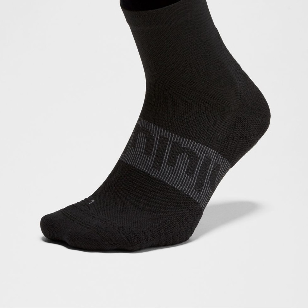 NWT Lululemon Black Power Stride Ankle Socks | Size M